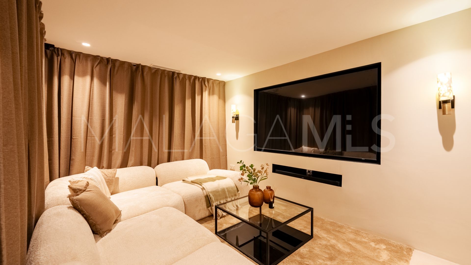 Radhus for sale in Marbella Golden Mile