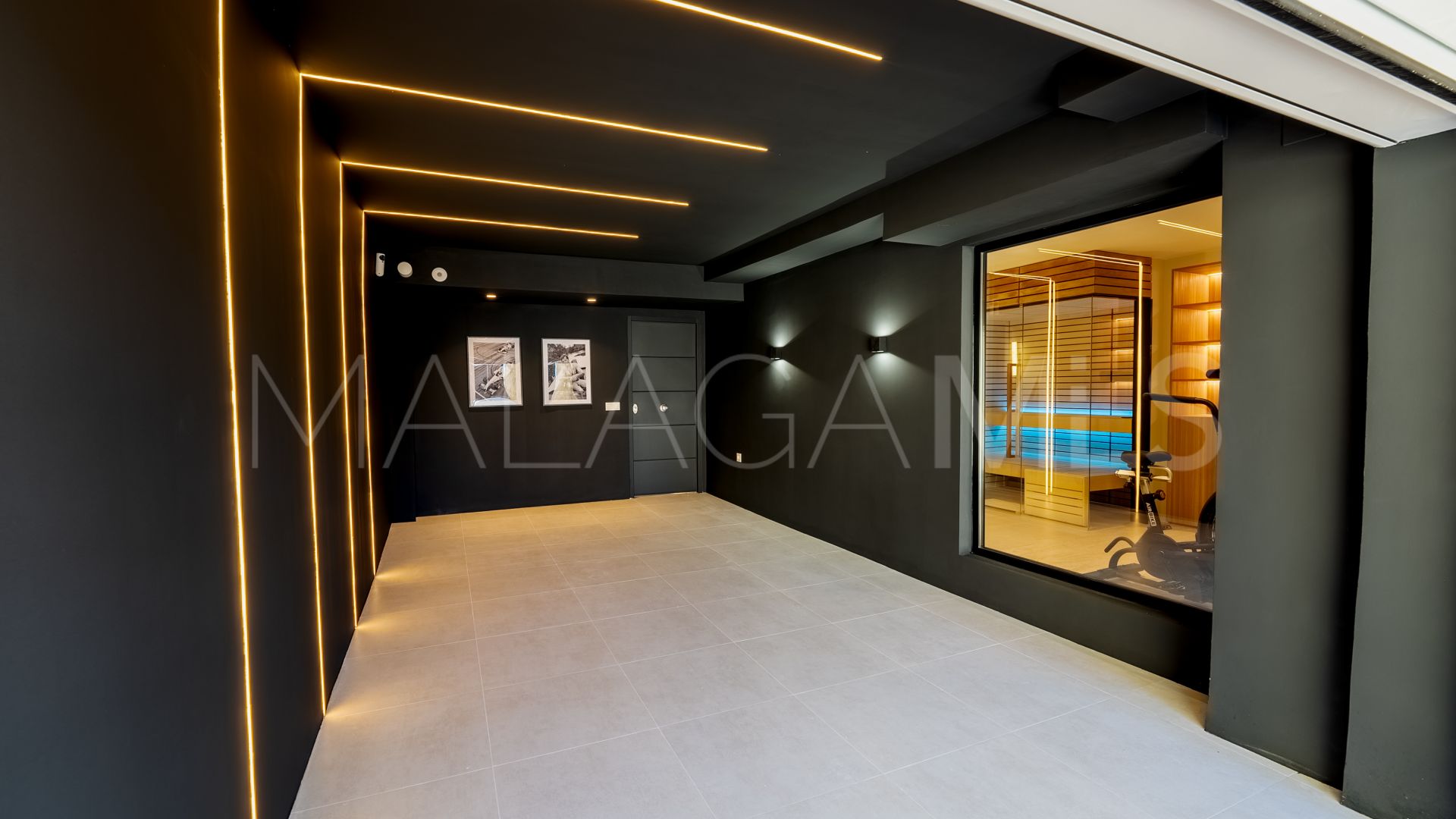 Radhus for sale in Marbella Golden Mile
