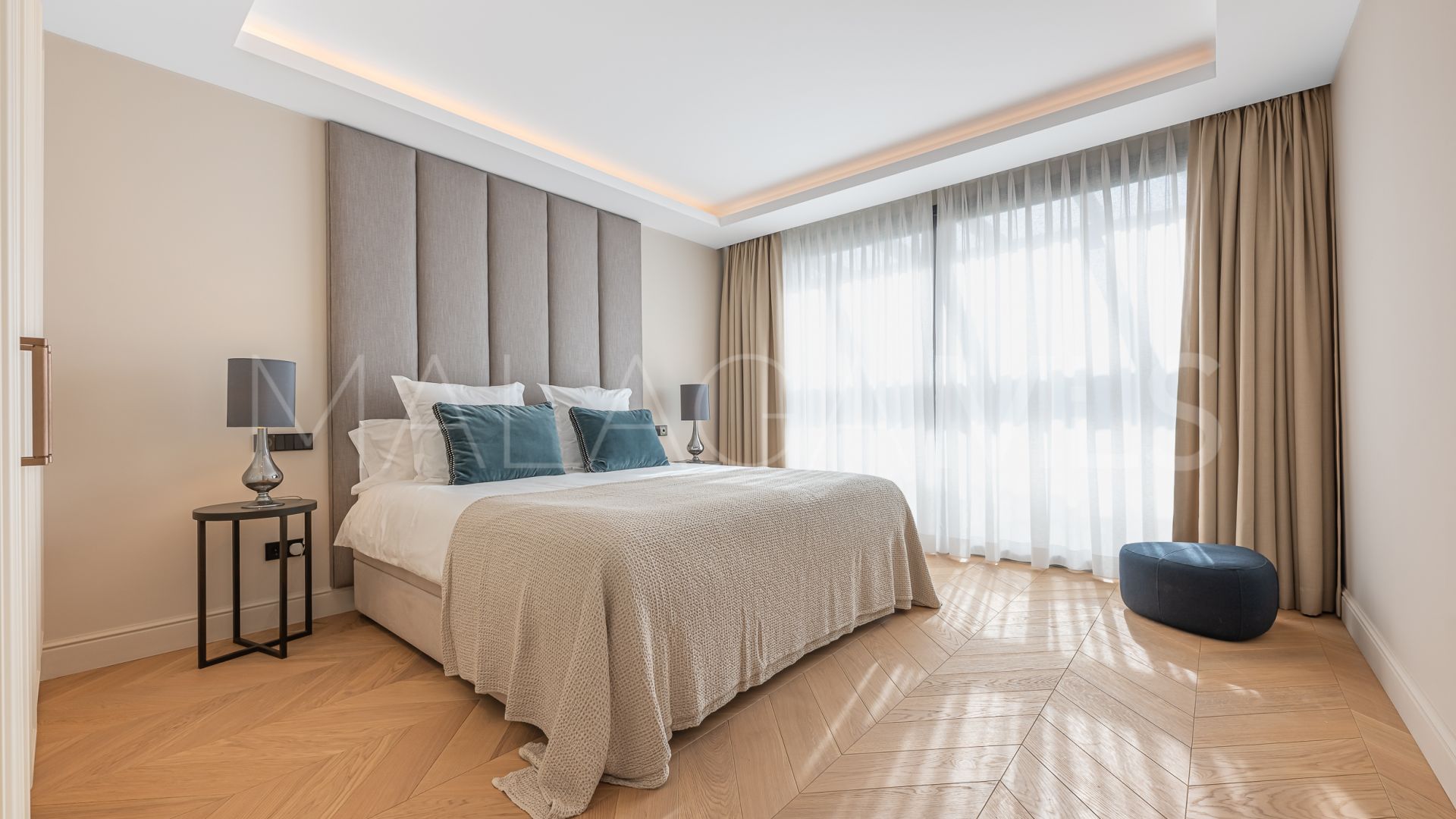 4 bedrooms villa for sale in Elviria