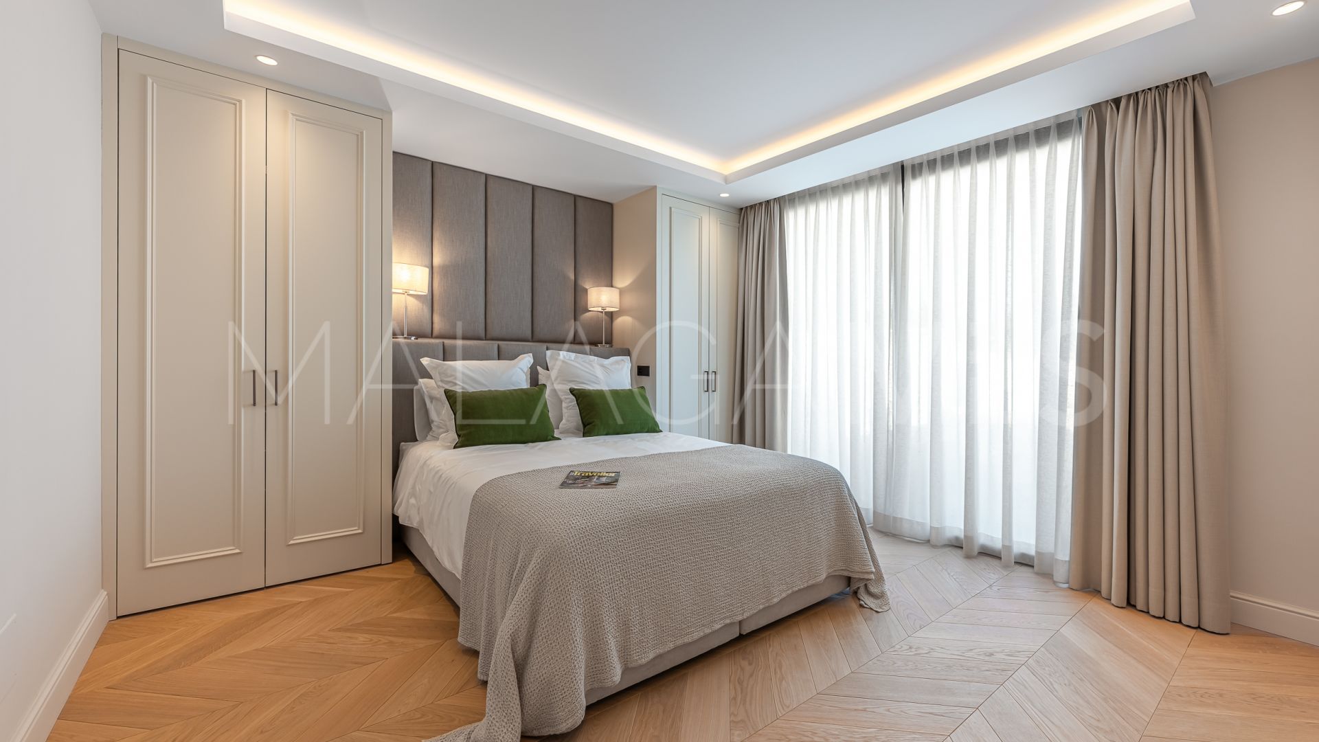 4 bedrooms villa for sale in Elviria