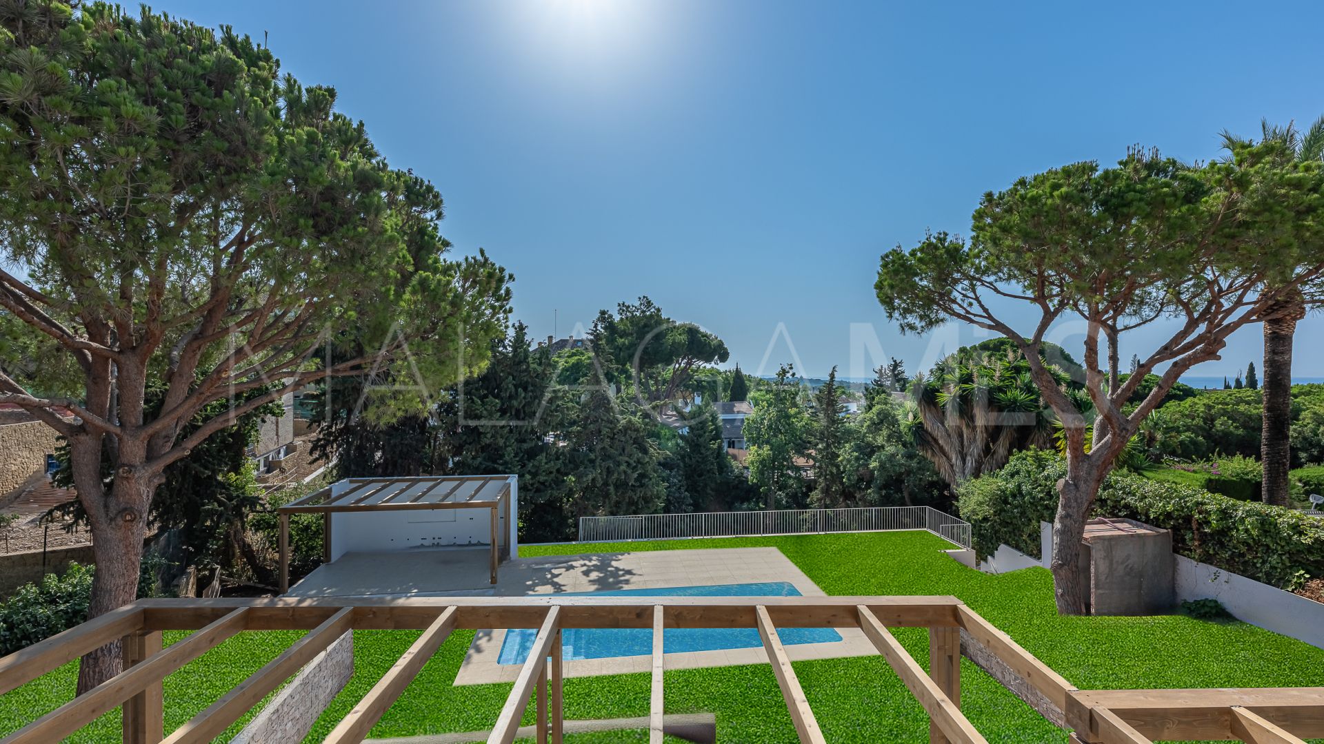 4 bedrooms villa for sale in Elviria