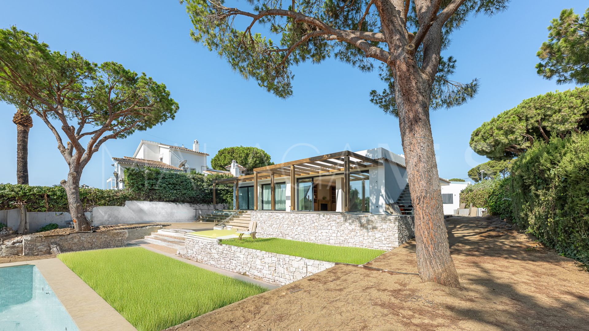 4 bedrooms villa for sale in Elviria