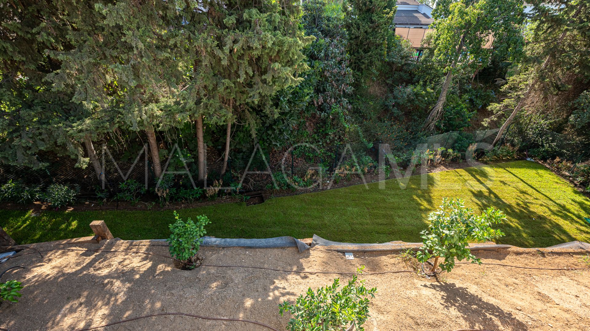 4 bedrooms villa for sale in Elviria