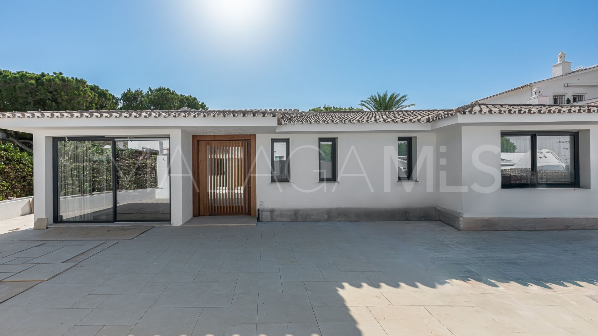 4 bedrooms villa for sale in Elviria