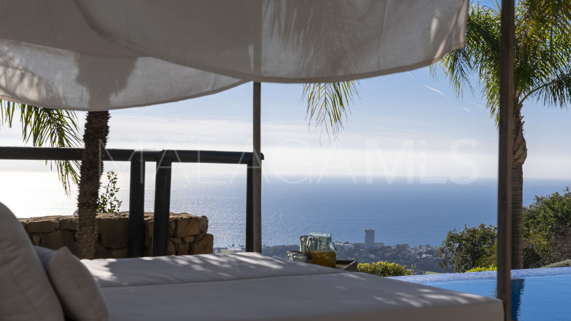 Los Altos de los Monteros, villa a la venta