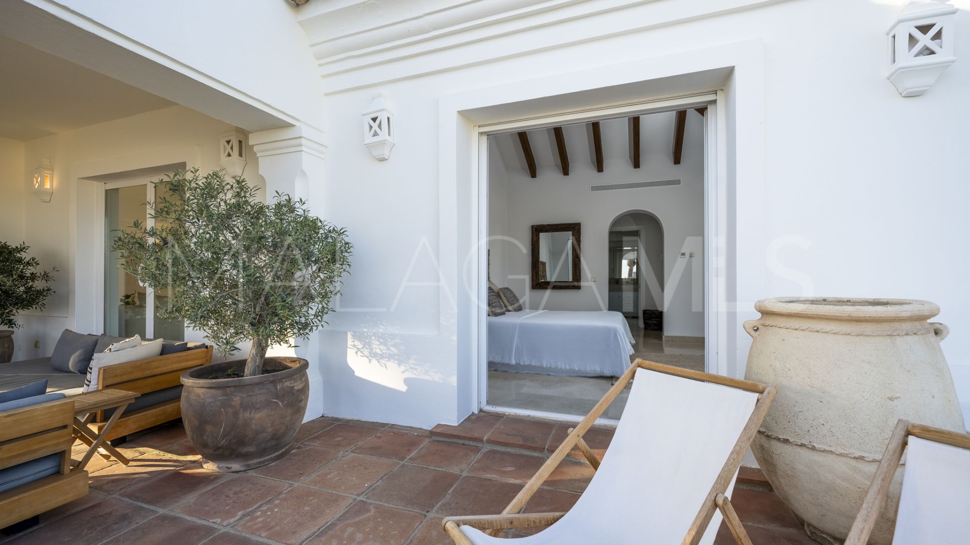 Los Altos de los Monteros, villa a la venta