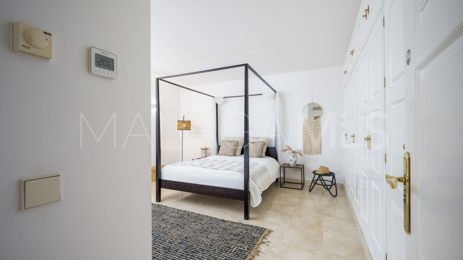 Los Altos de los Monteros, villa a la venta