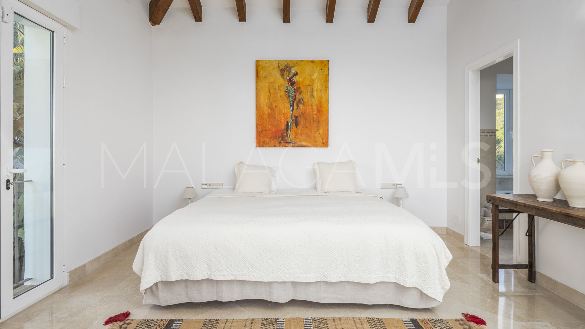 Los Altos de los Monteros, villa a la venta