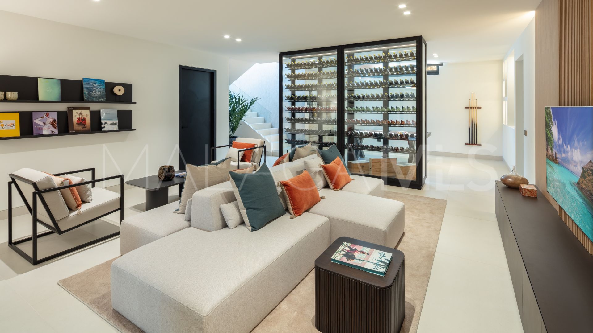 Villa for sale in Nueva Andalucia