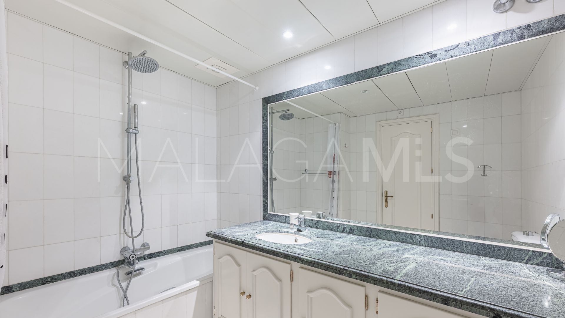 Se vende apartamento de 2 bedrooms in Ancon Sierra IV
