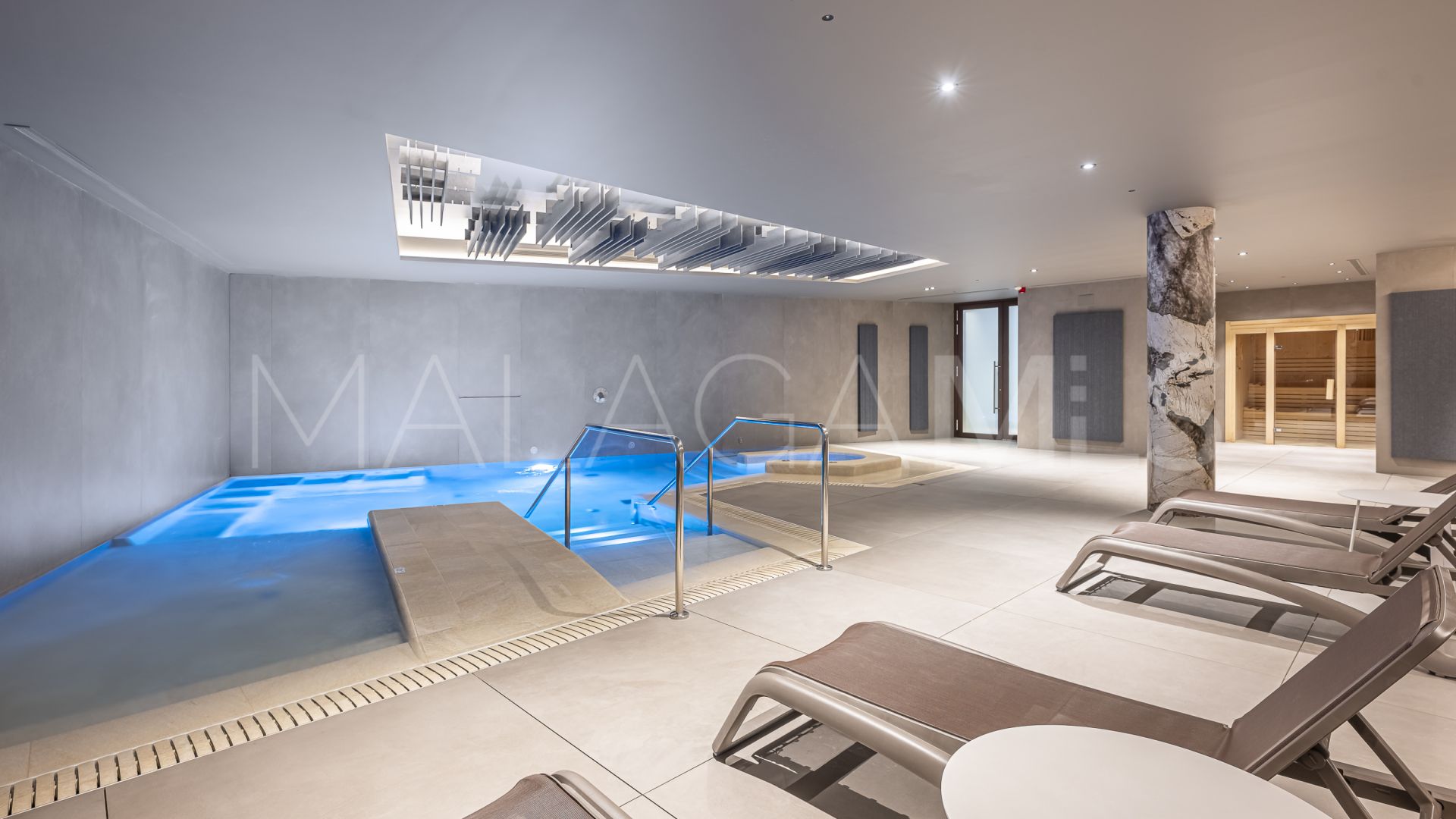 Buy apartamento with 2 bedrooms in Marbella Golden Mile