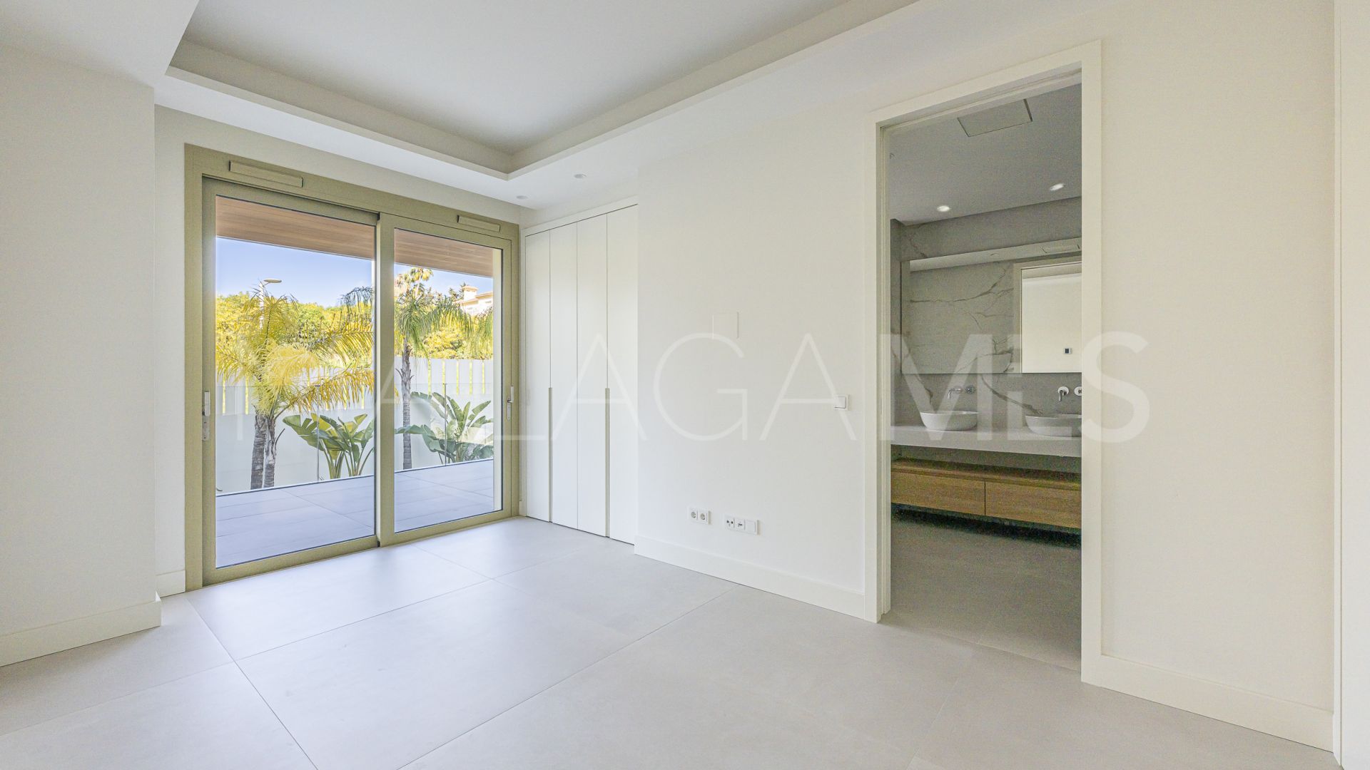 Buy apartamento with 2 bedrooms in Marbella Golden Mile