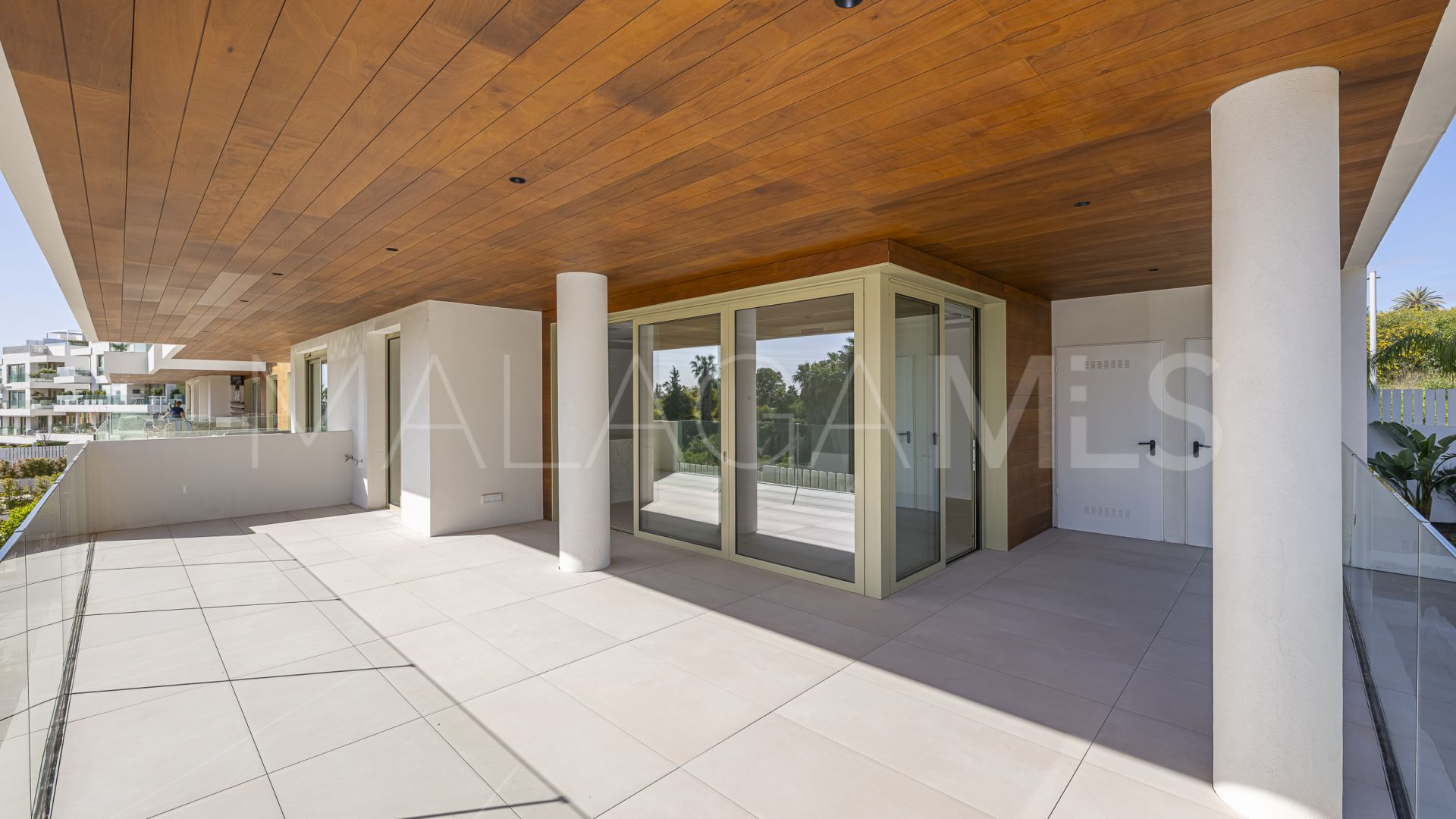 Buy apartamento with 2 bedrooms in Marbella Golden Mile