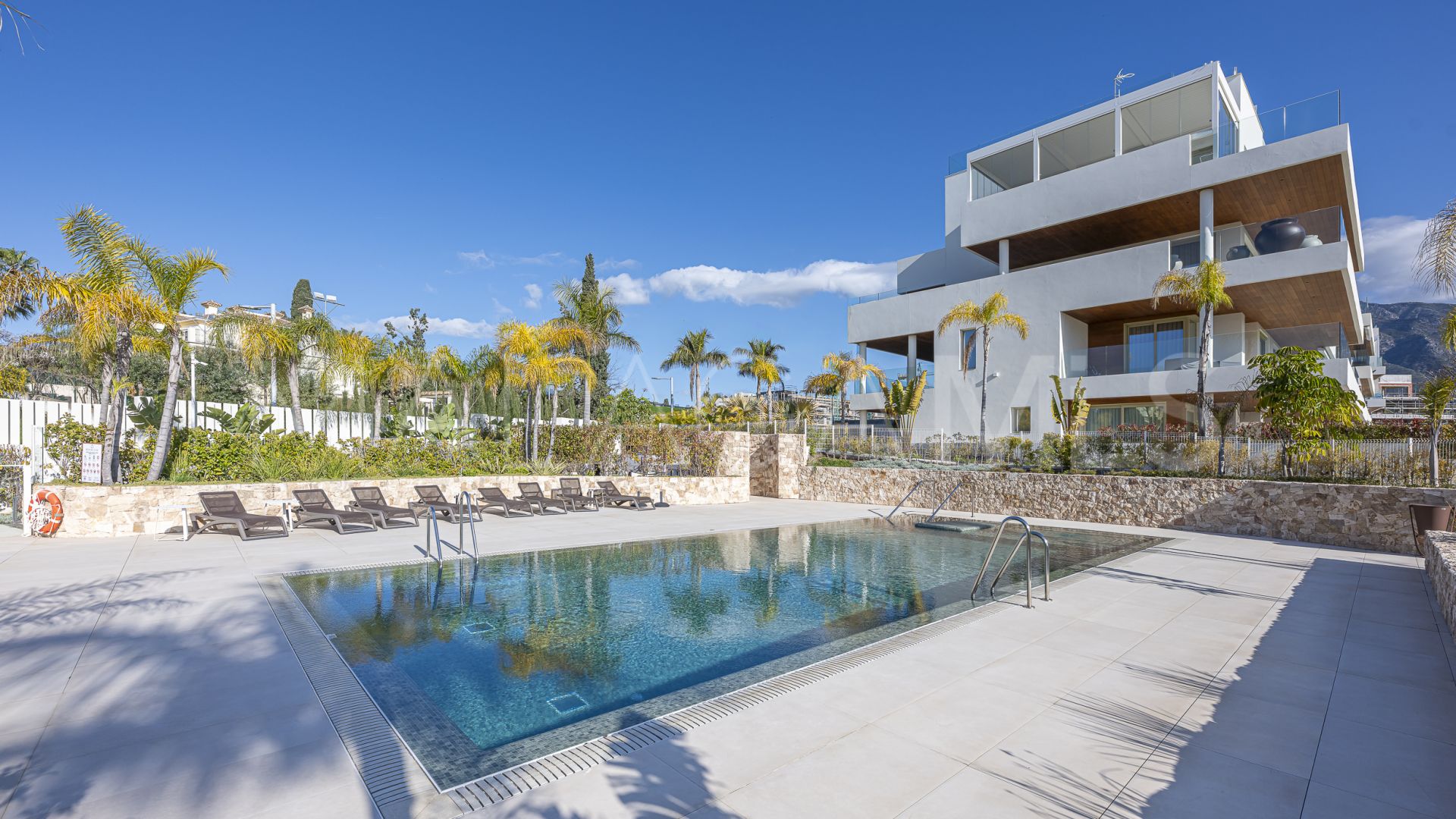 Buy apartamento with 2 bedrooms in Marbella Golden Mile