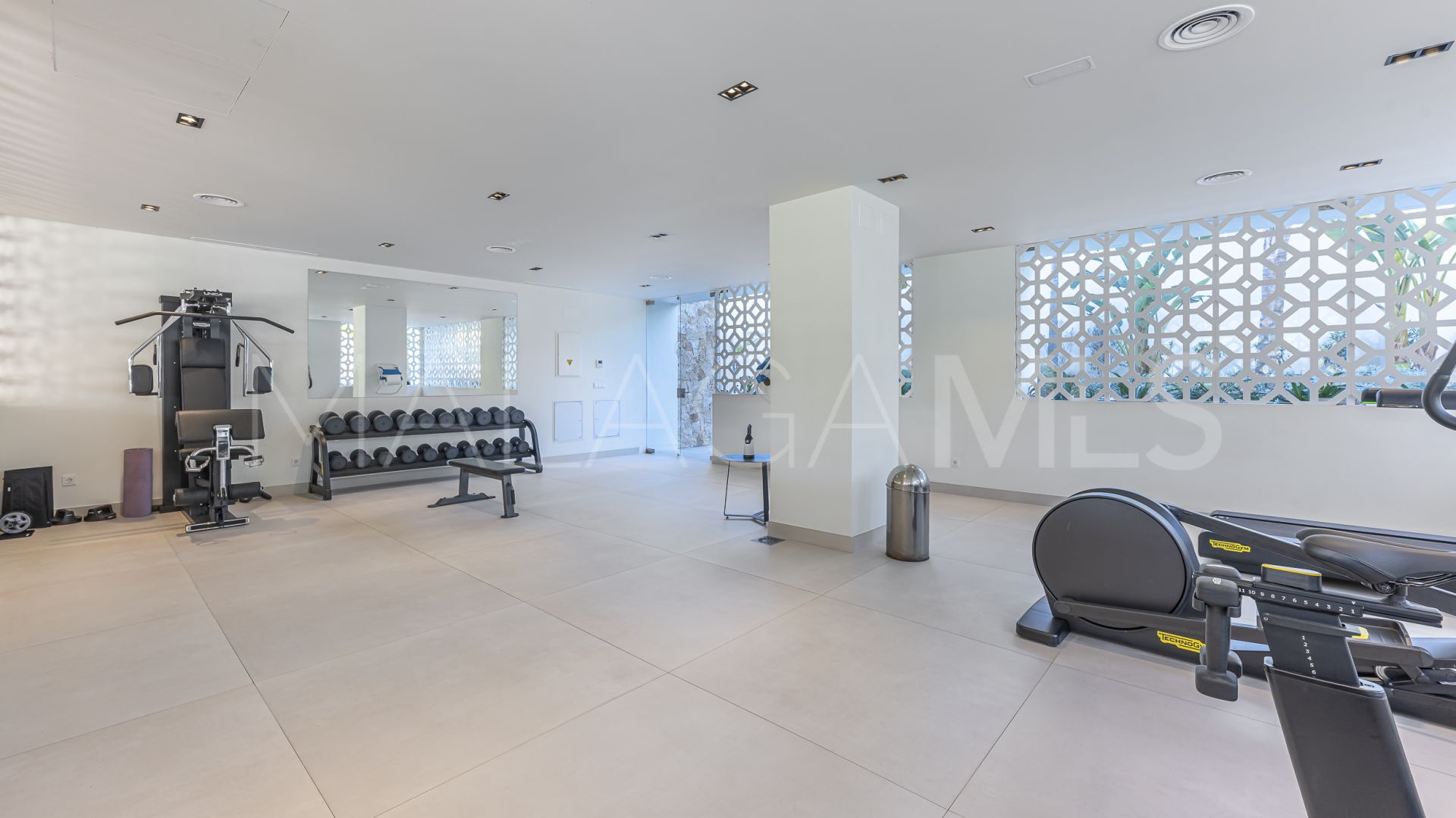 Buy apartamento with 2 bedrooms in Marbella Golden Mile