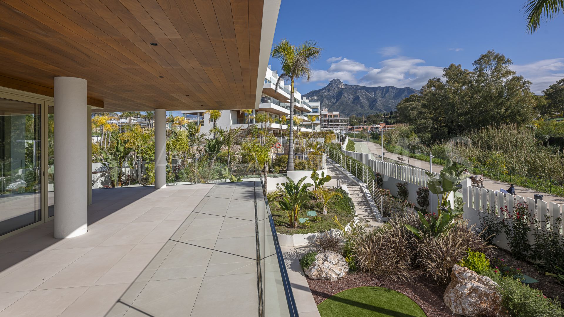 Buy apartamento with 2 bedrooms in Marbella Golden Mile