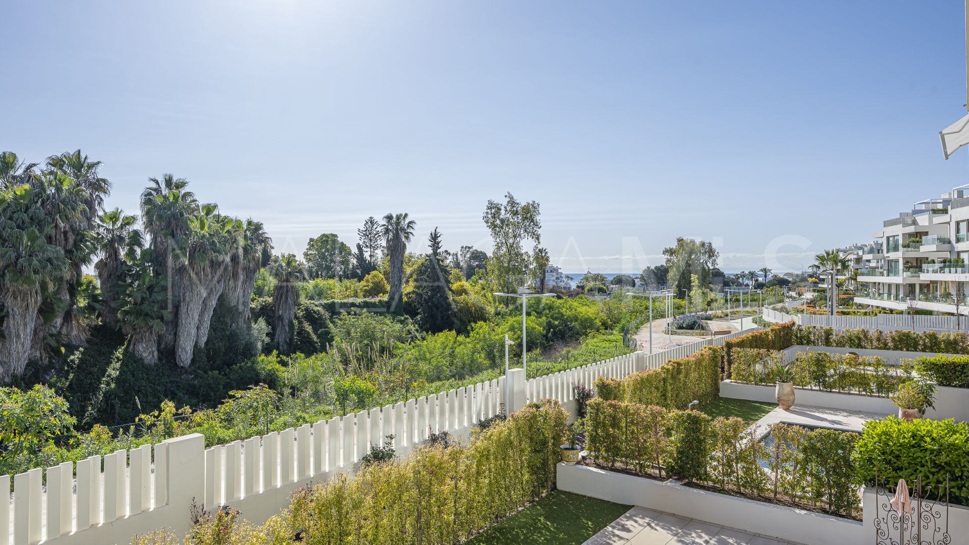 Buy apartamento with 2 bedrooms in Marbella Golden Mile