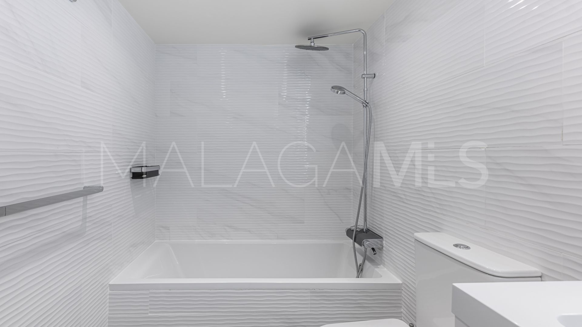 Markplanslägenhet for sale in Jardines de las Lomas