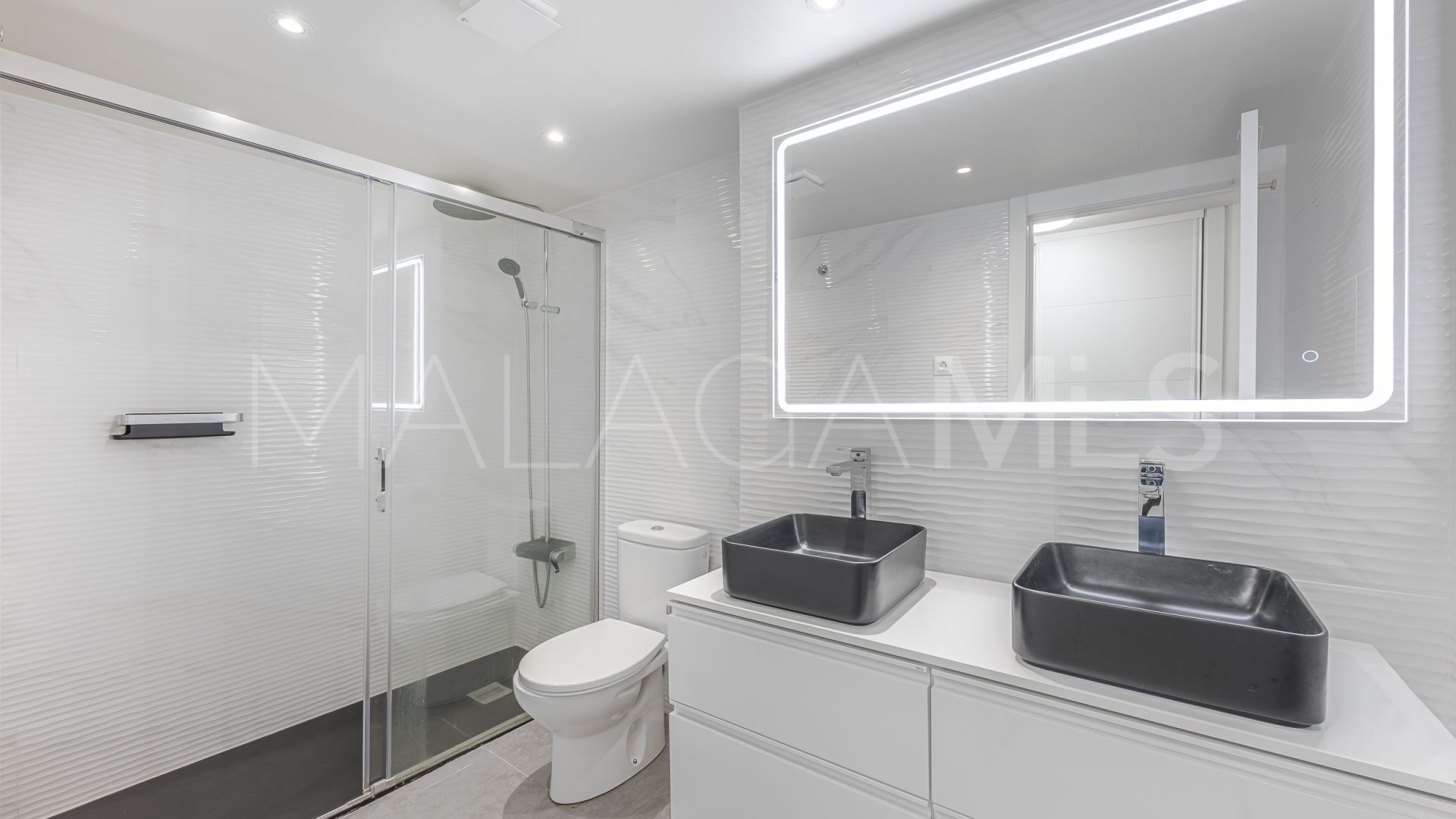 Markplanslägenhet for sale in Jardines de las Lomas