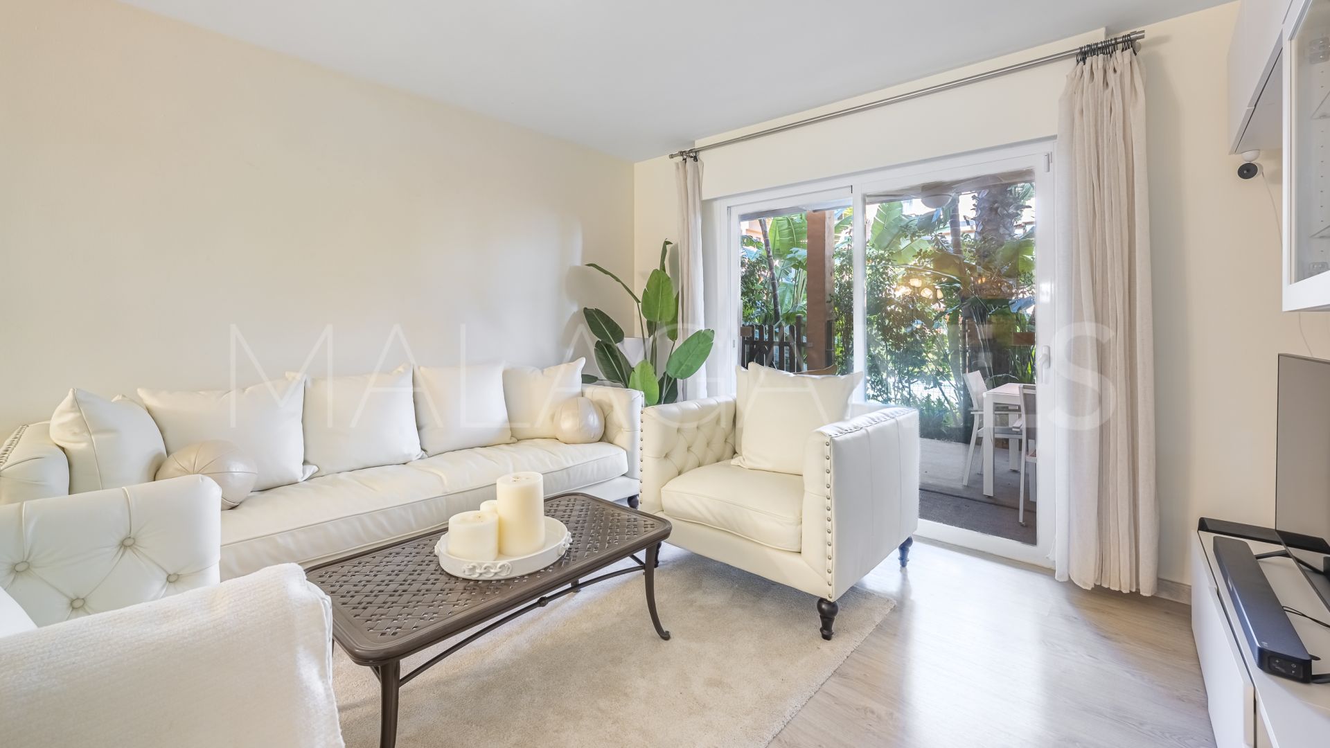 Markplanslägenhet for sale in Jardines de las Lomas