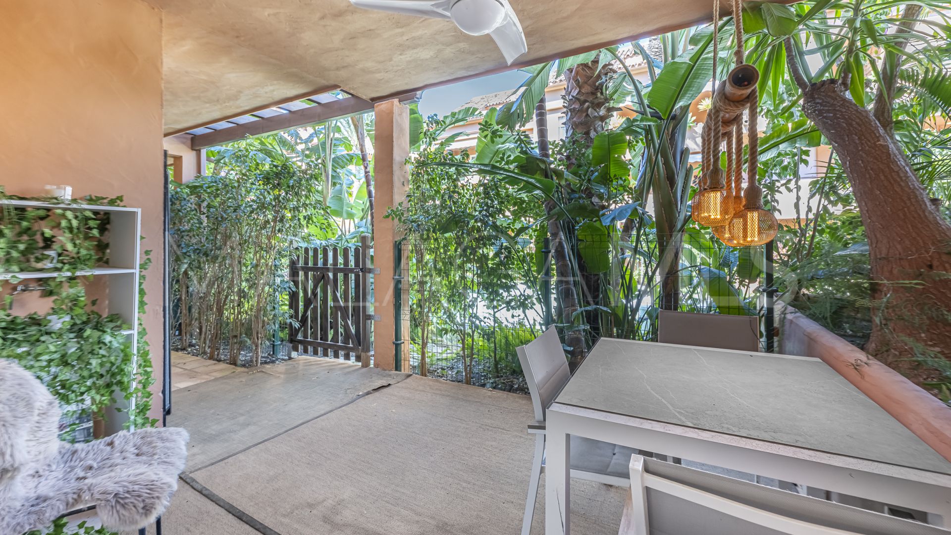 Markplanslägenhet for sale in Jardines de las Lomas