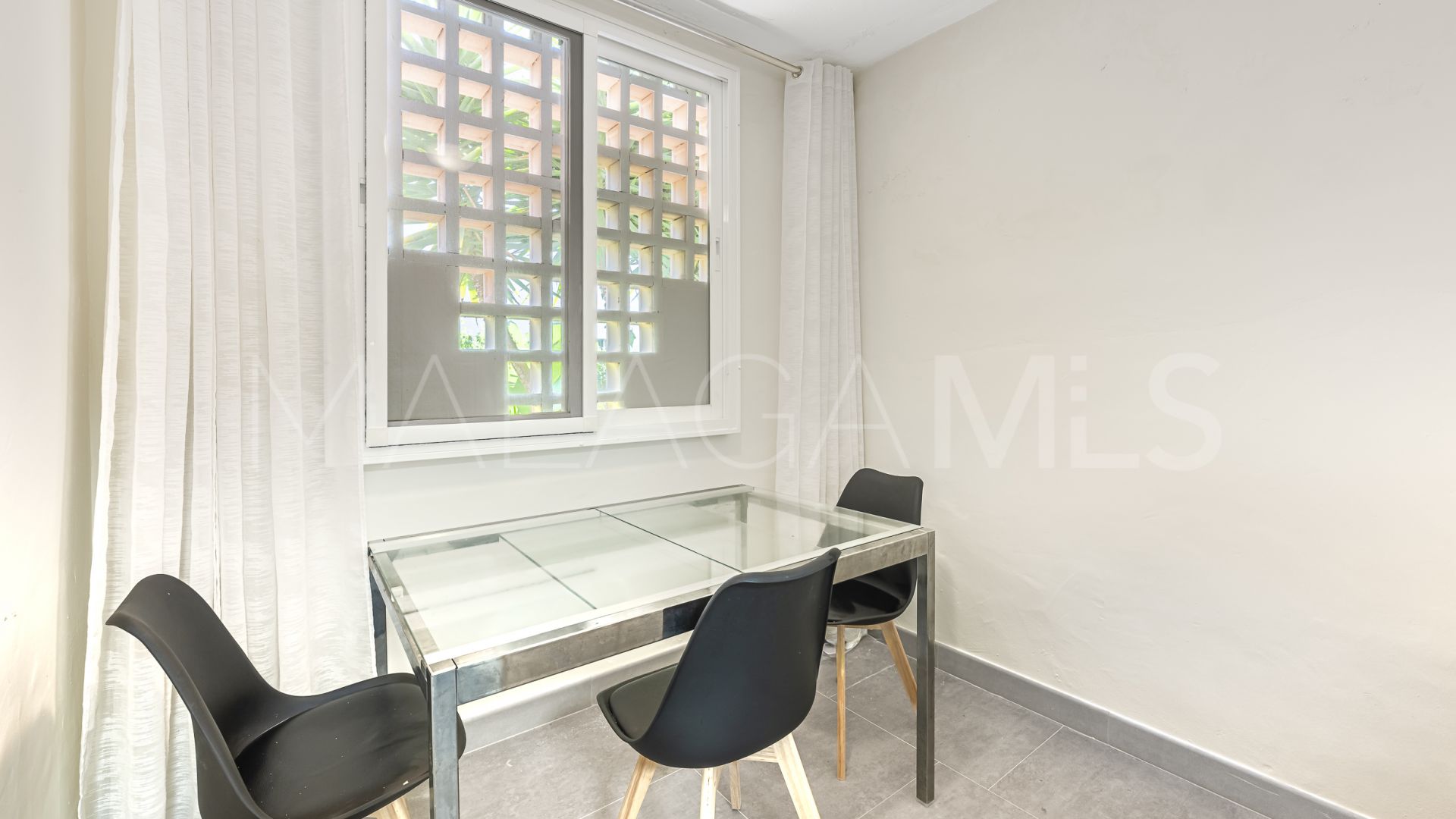 Markplanslägenhet for sale in Jardines de las Lomas