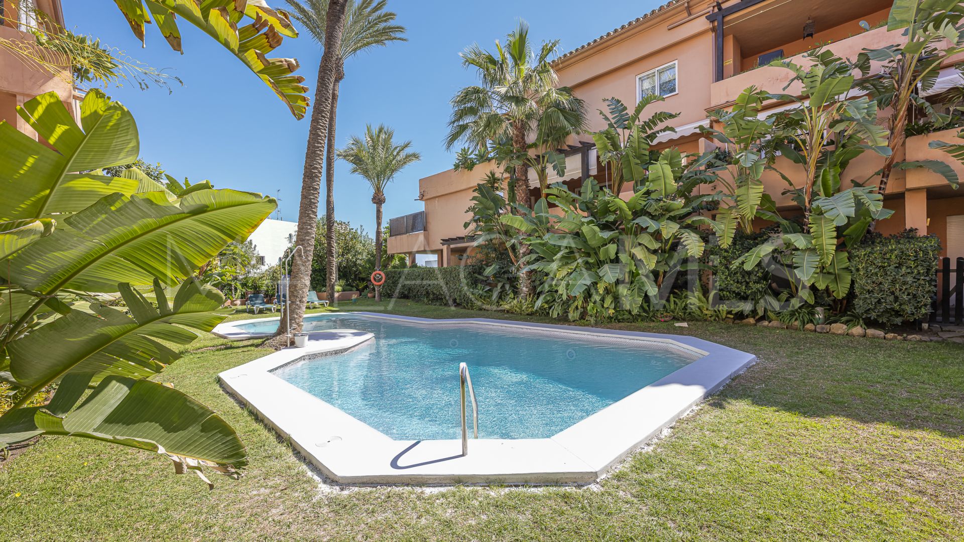 Markplanslägenhet for sale in Jardines de las Lomas