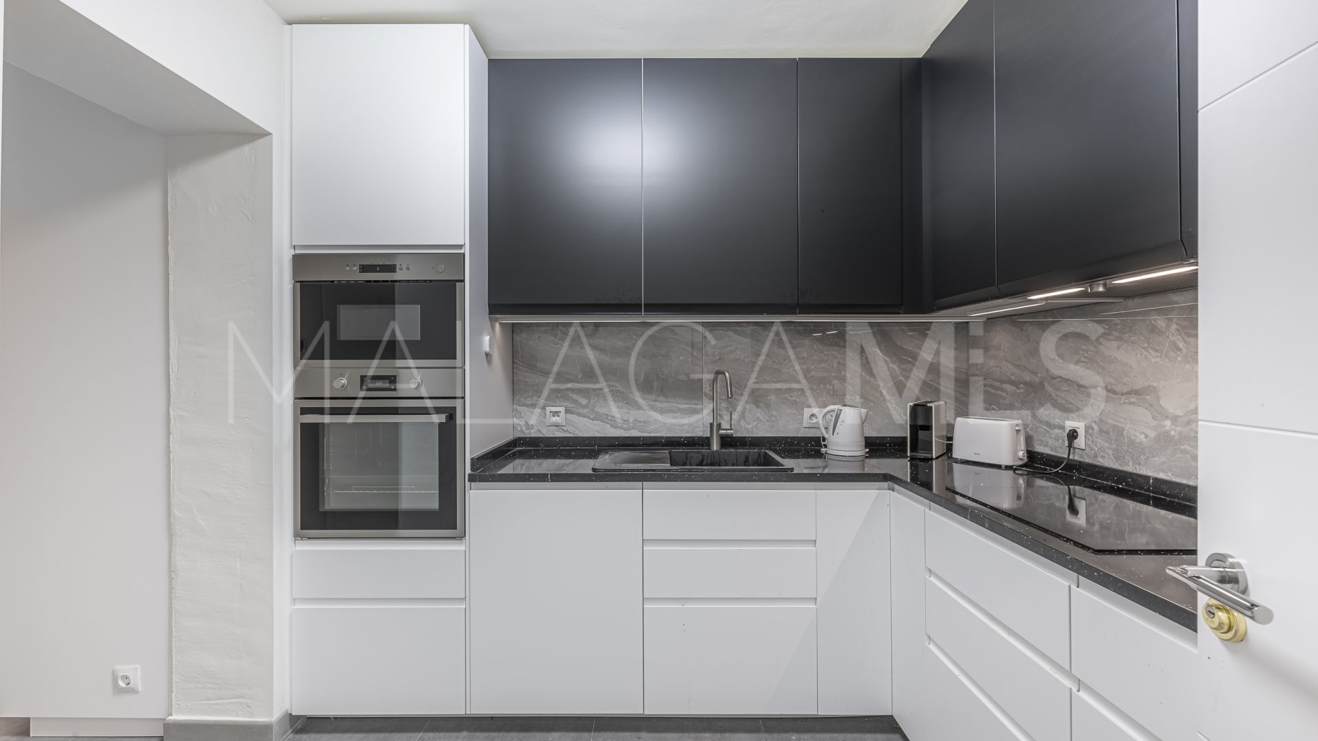 Markplanslägenhet for sale in Jardines de las Lomas