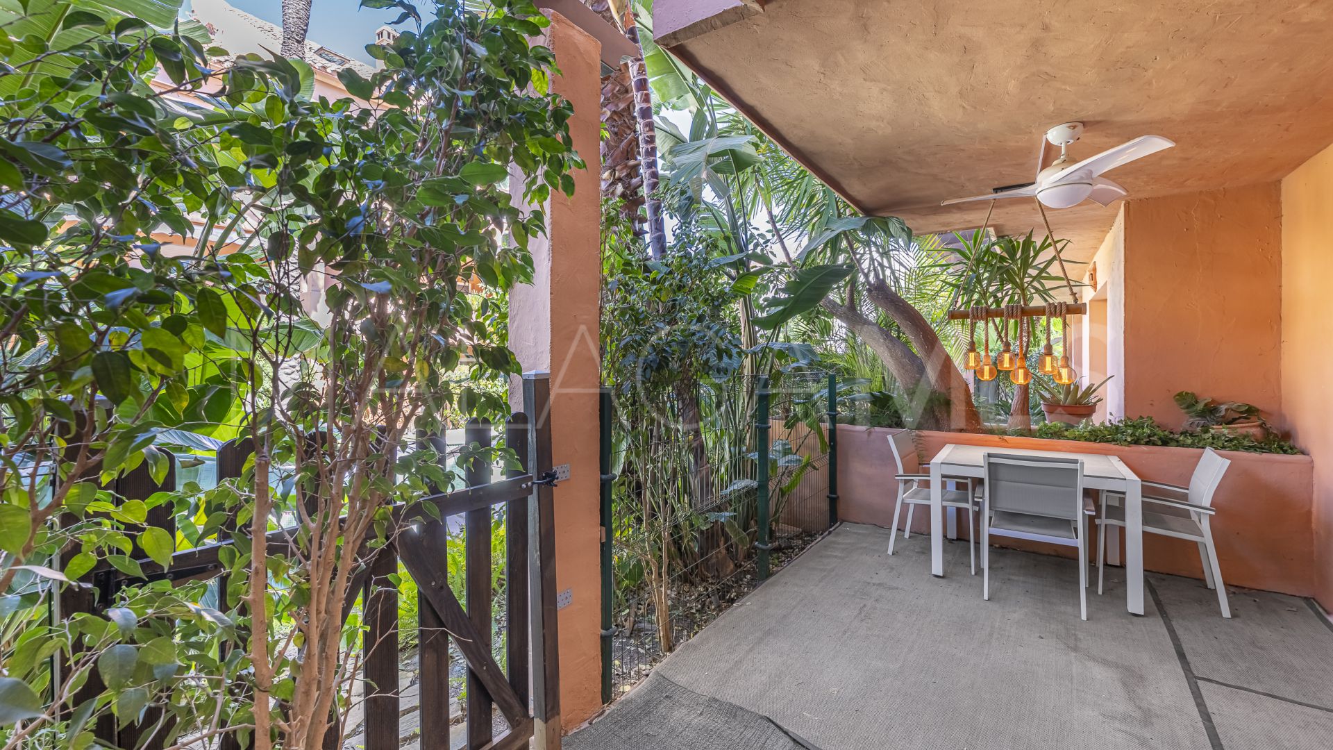 Markplanslägenhet for sale in Jardines de las Lomas