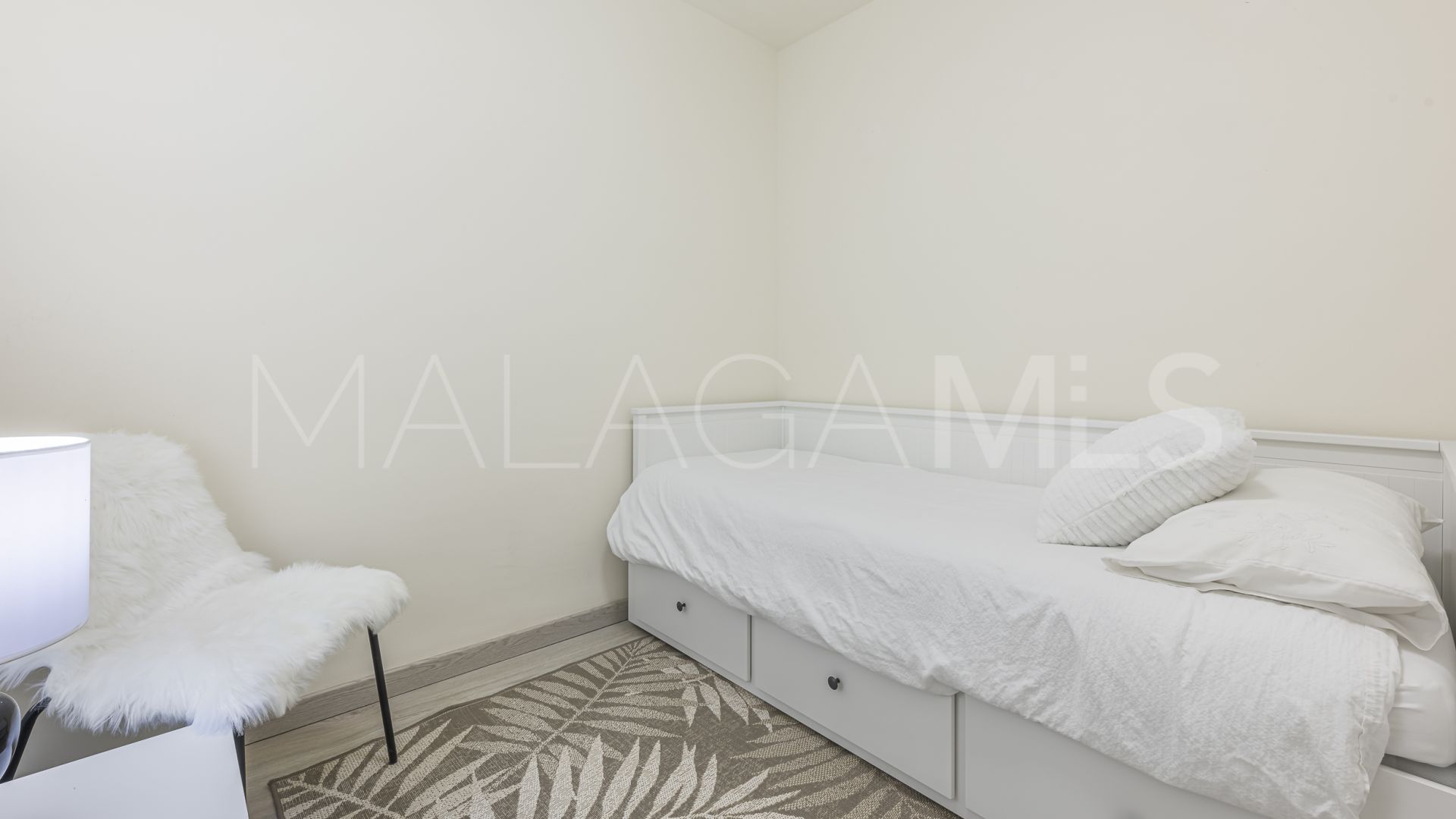 Markplanslägenhet for sale in Jardines de las Lomas