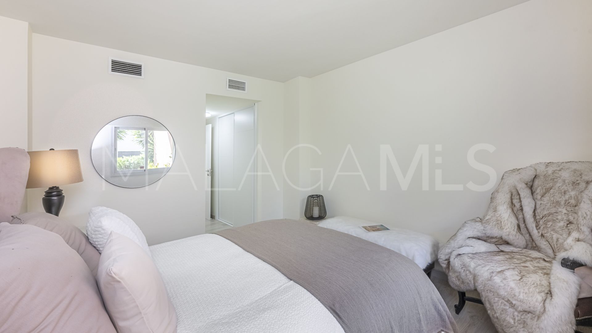 Markplanslägenhet for sale in Jardines de las Lomas