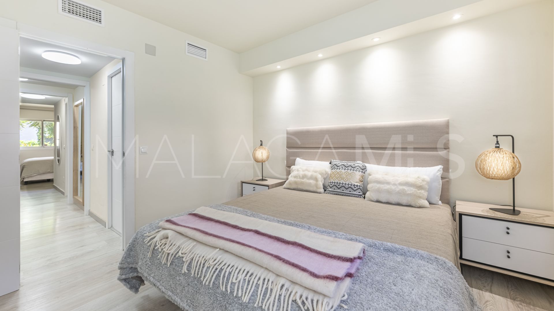 Markplanslägenhet for sale in Jardines de las Lomas