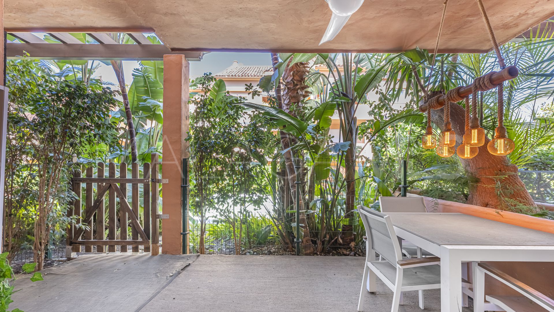 Markplanslägenhet for sale in Jardines de las Lomas