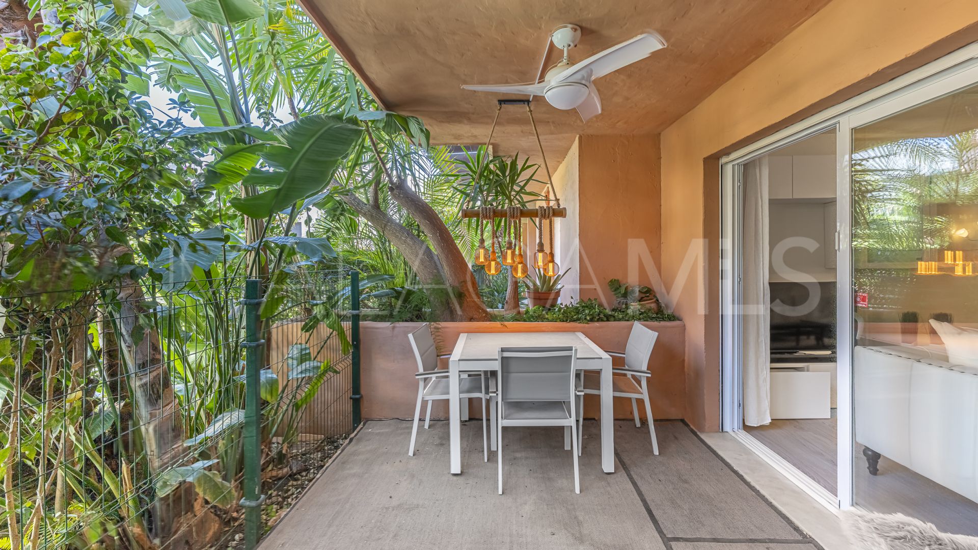 Markplanslägenhet for sale in Jardines de las Lomas