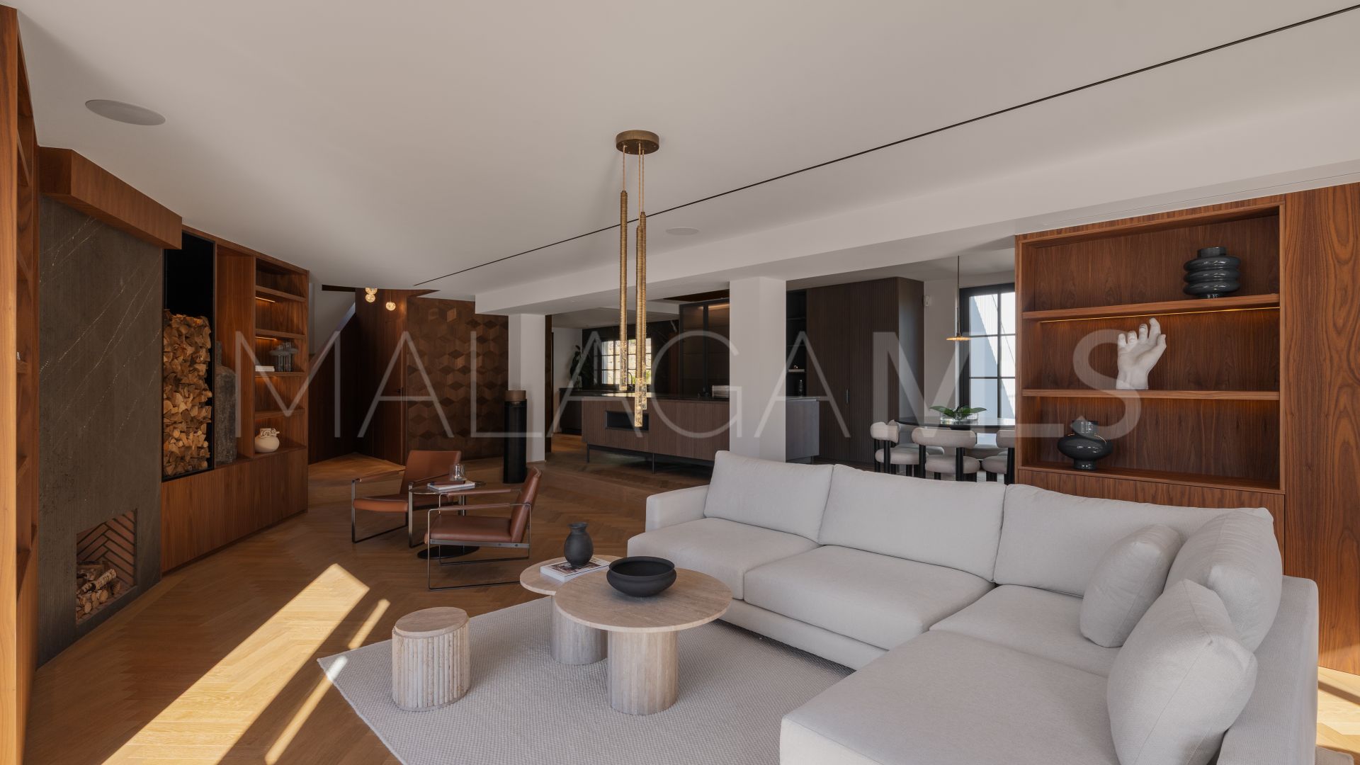 For sale villa in Nueva Andalucia