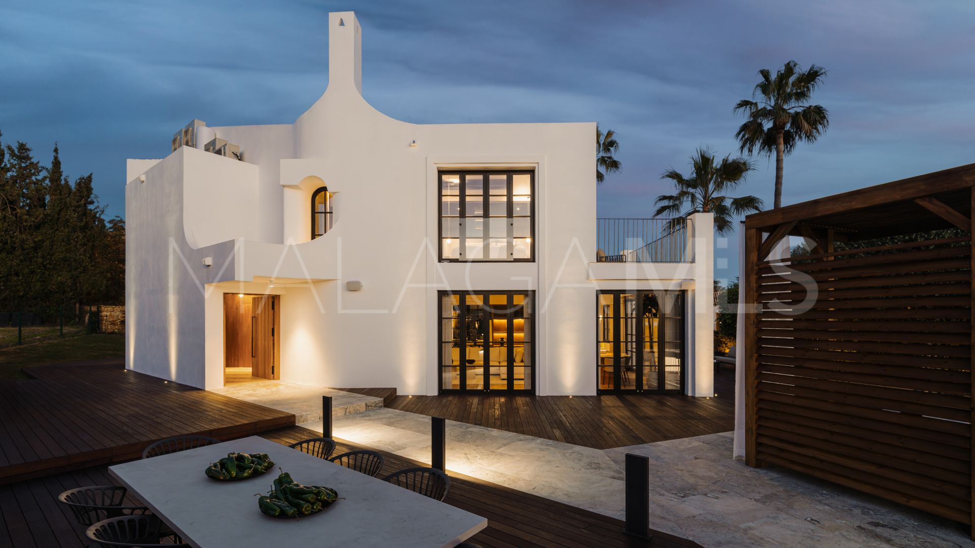 For sale villa in Nueva Andalucia