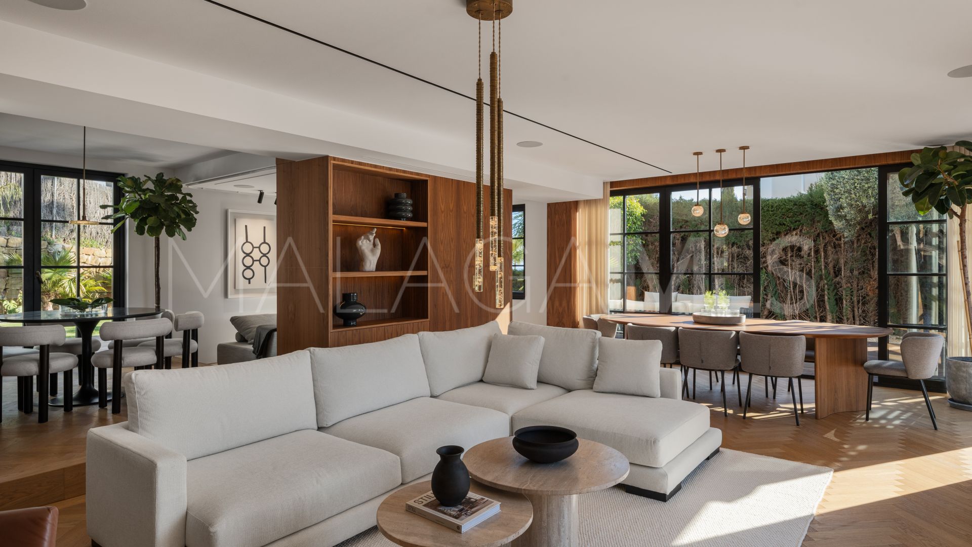 For sale villa in Nueva Andalucia