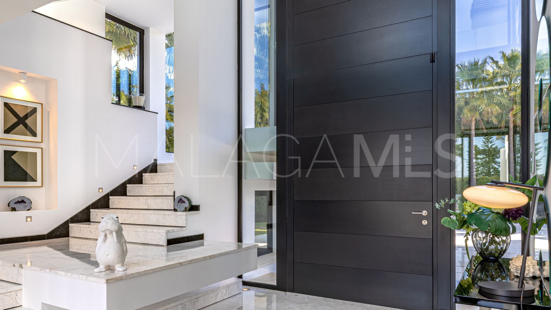 Villa for sale in Guadalmina Baja