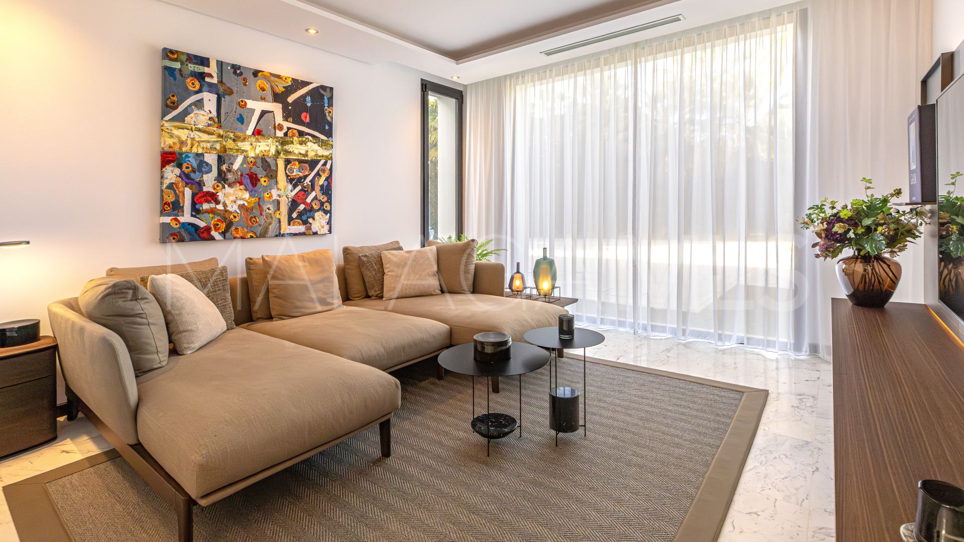 Villa for sale in Guadalmina Baja