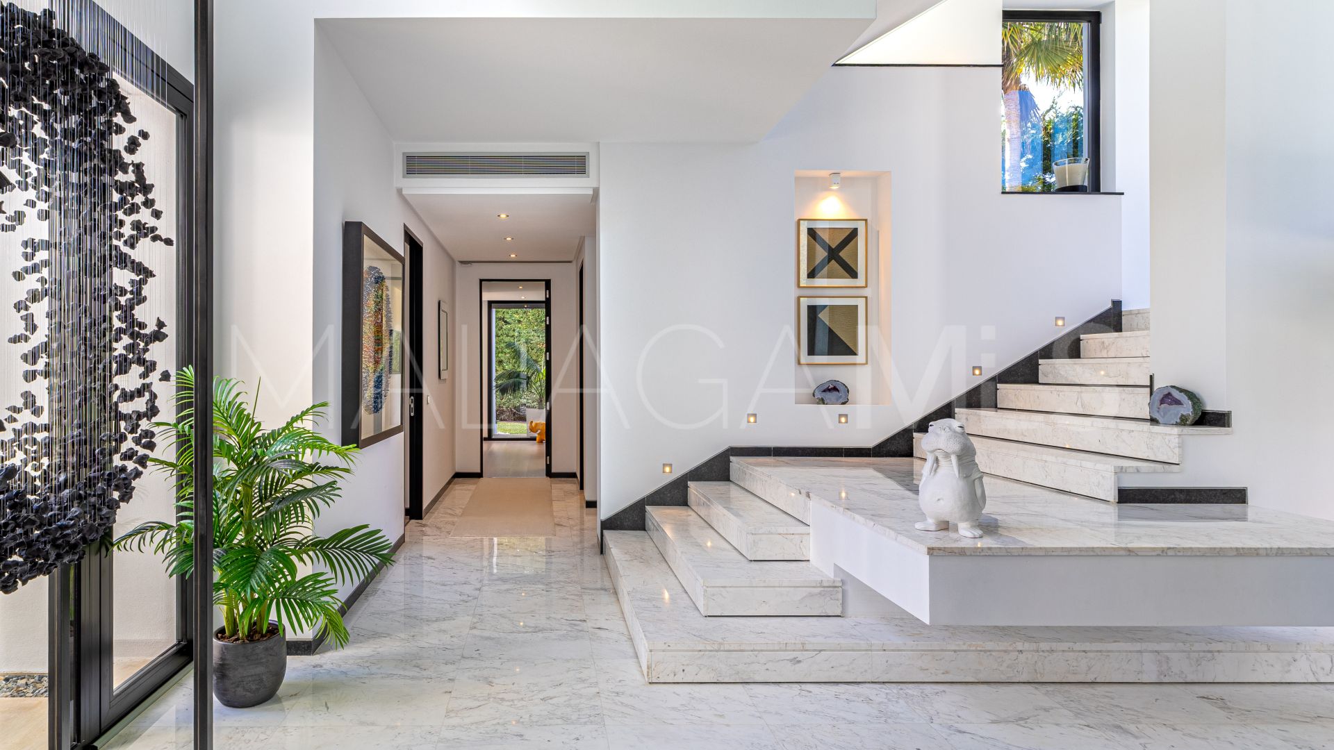 Villa for sale in Guadalmina Baja