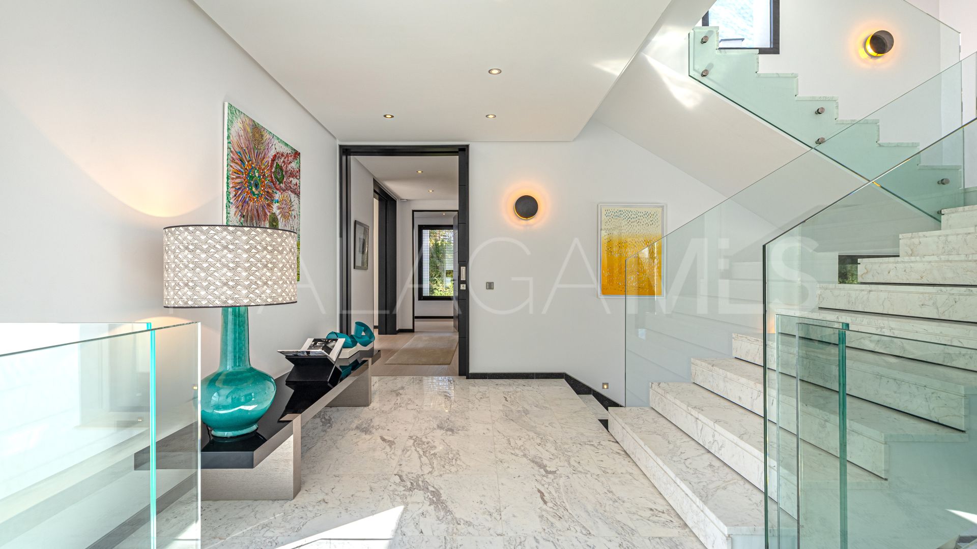 Villa for sale in Guadalmina Baja