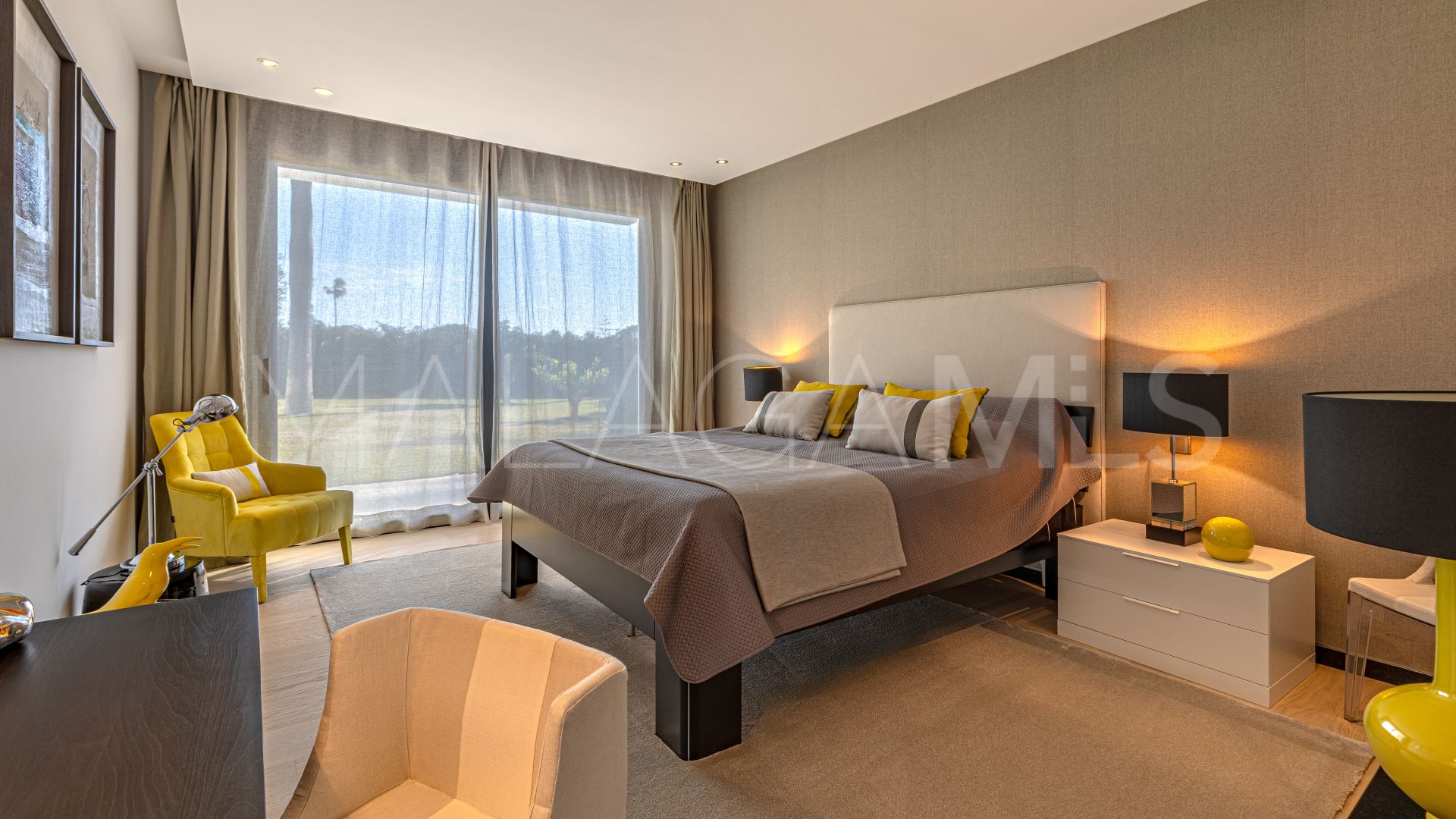 Villa for sale in Guadalmina Baja