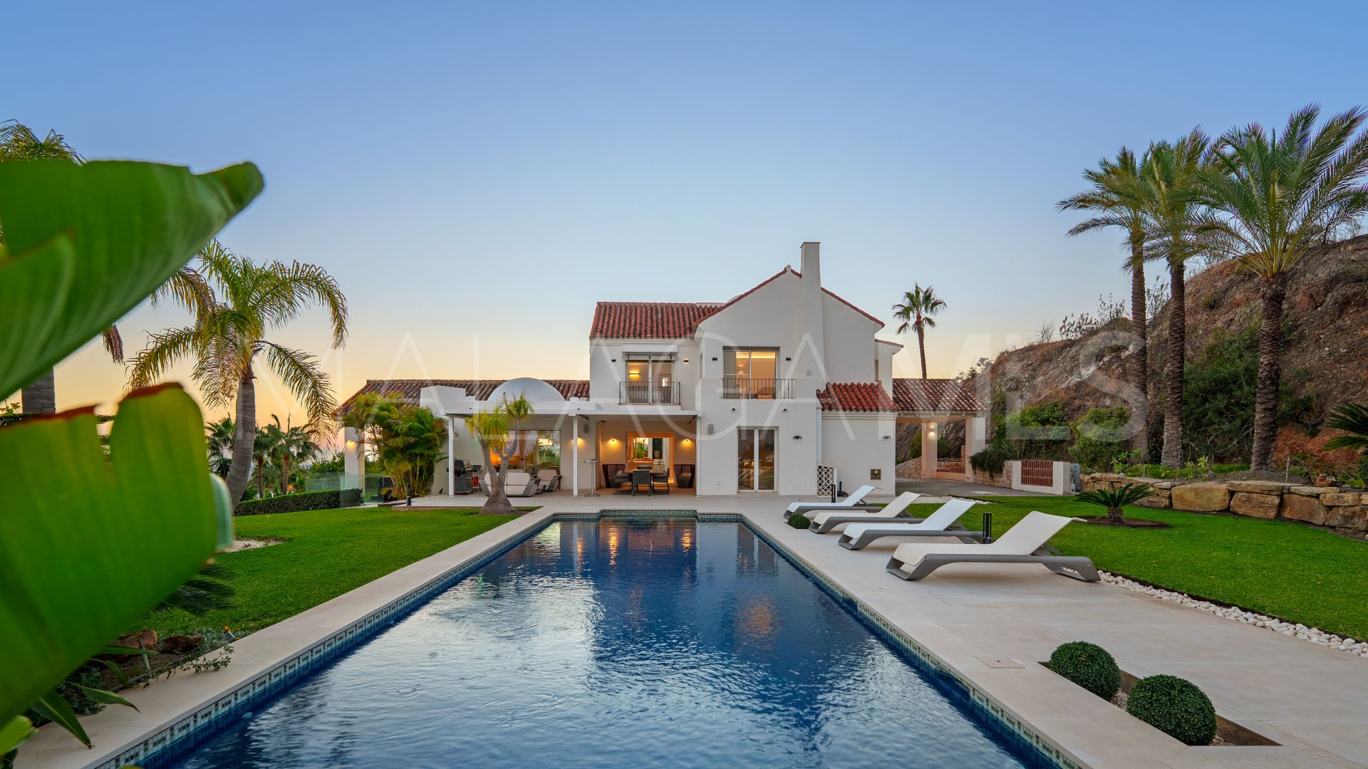 For sale villa with 9 bedrooms in El Almendro