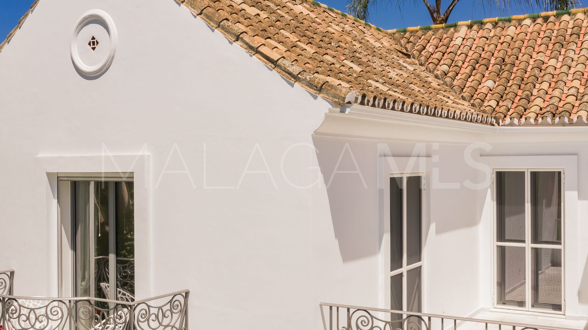 Villa for sale in Nueva Andalucia