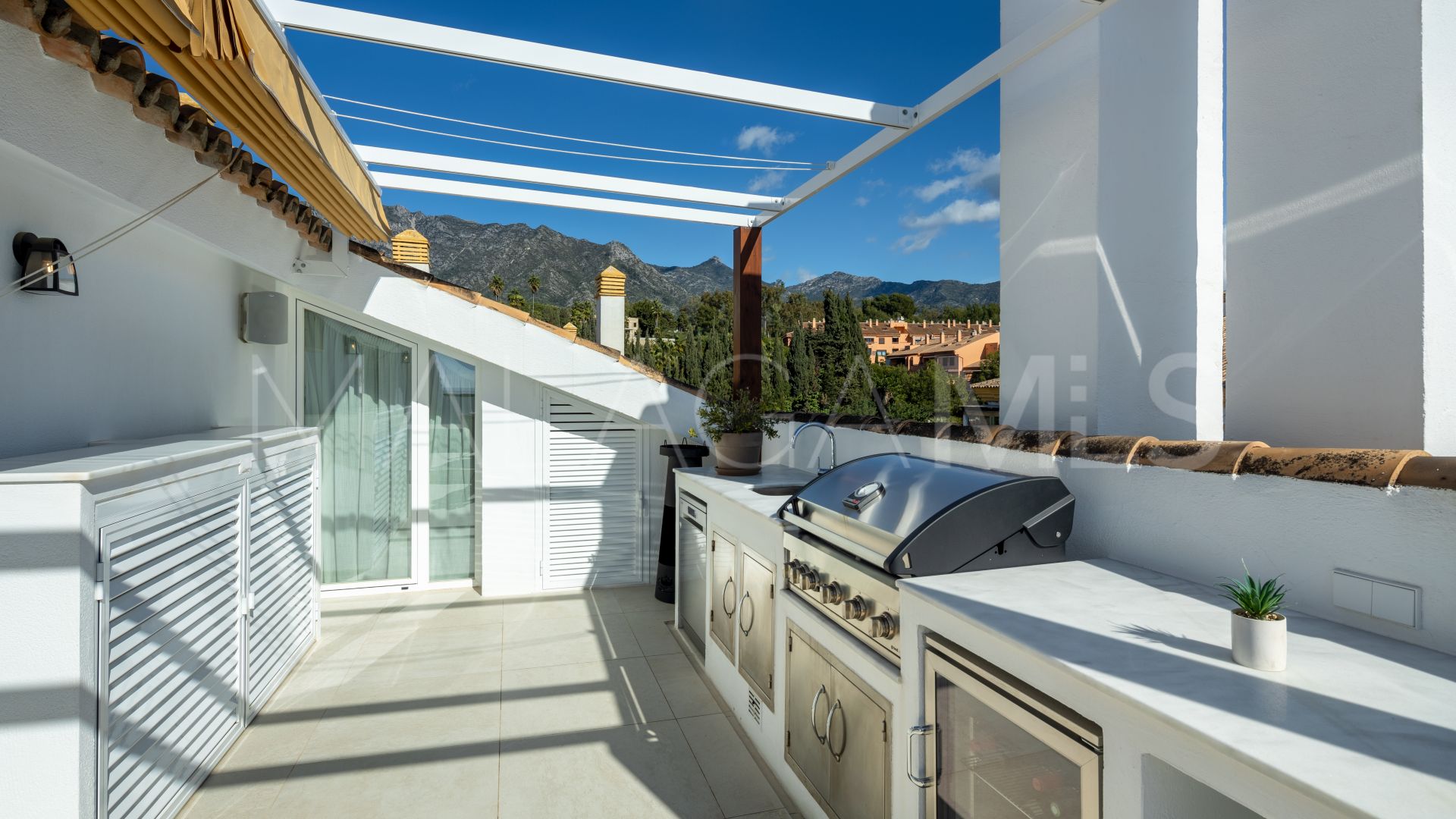 Zweistöckiges penthouse for sale in Marbella Goldene Meile