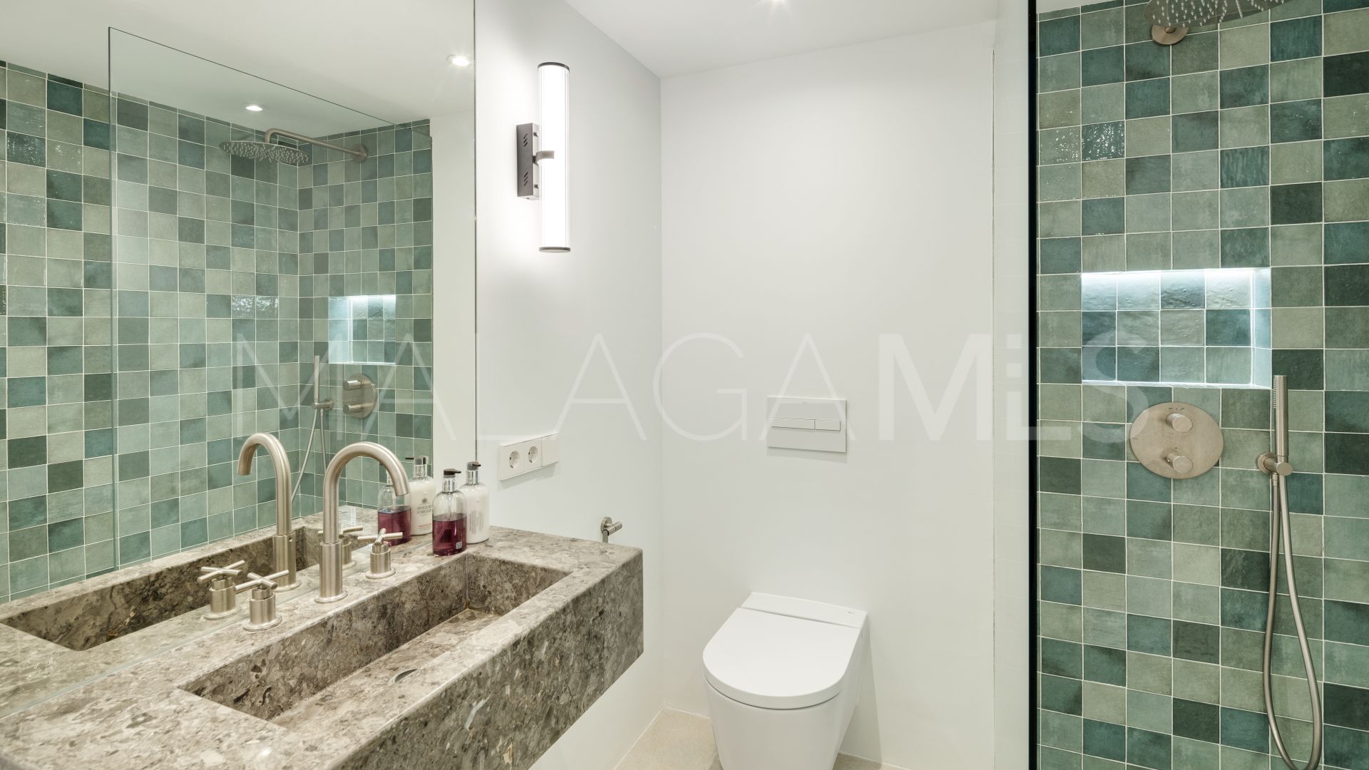 Zweistöckiges penthouse for sale in Marbella Goldene Meile