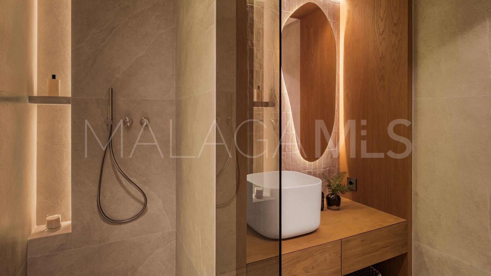 Adosado for sale with 4 bedrooms in Altos de Aloha