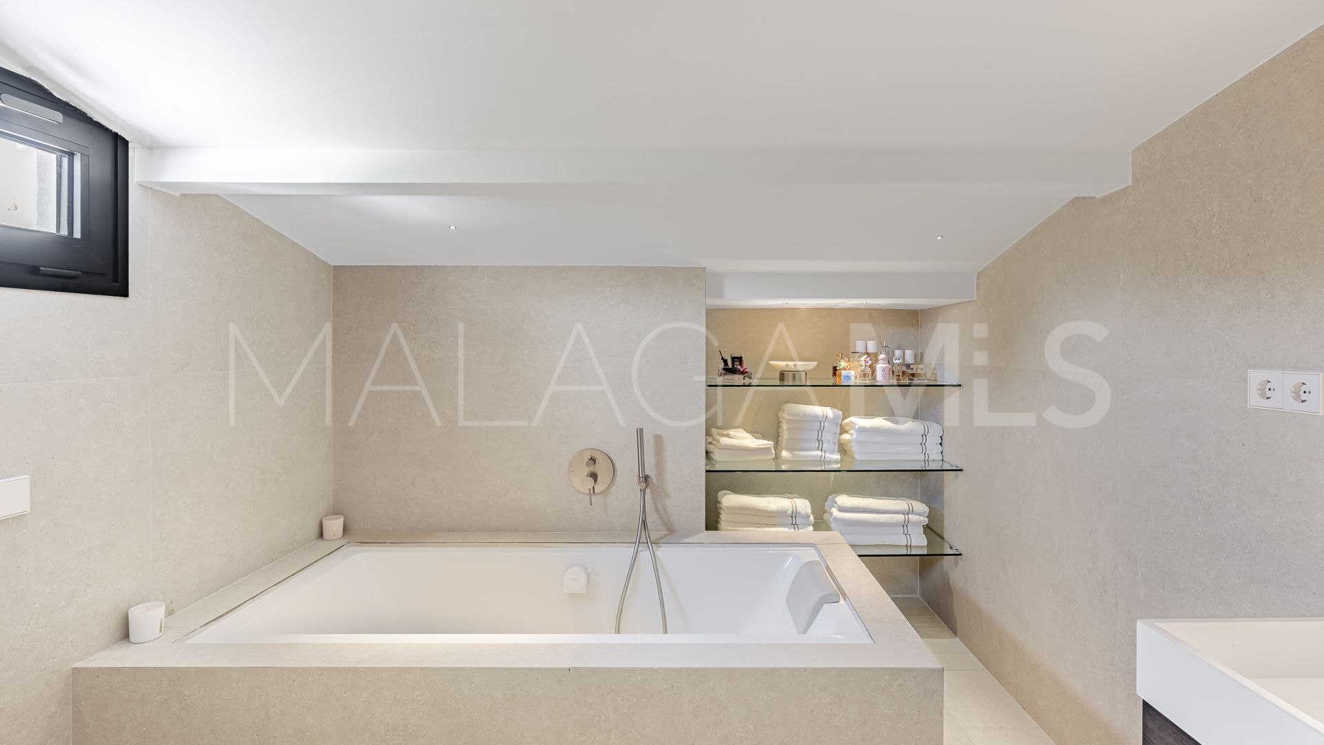 Apartamento for sale in Nueva Andalucia