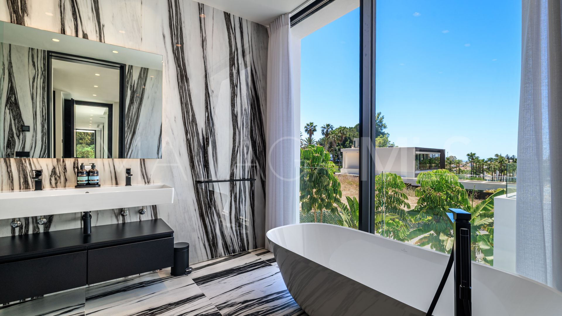 Las Lomas del Marbella Club, villa de 4 bedrooms a la venta