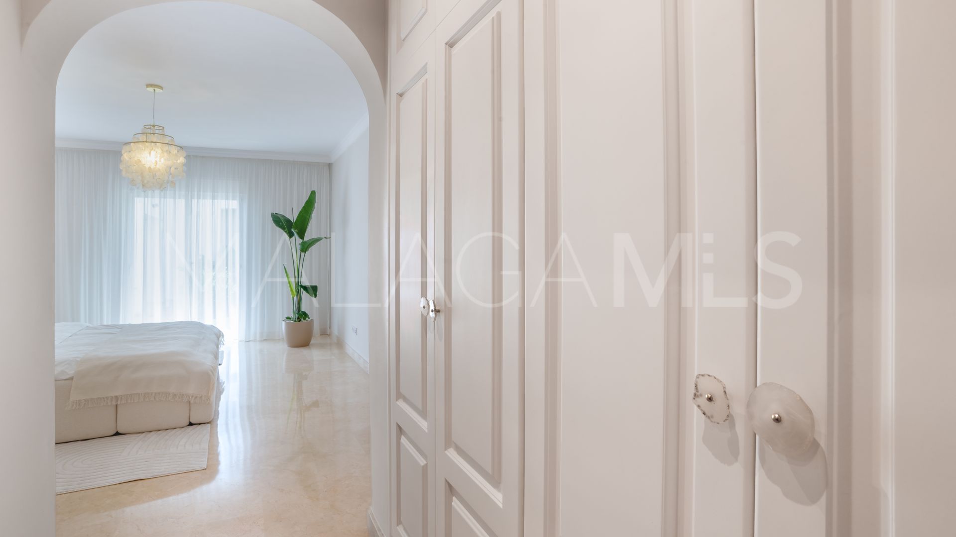 Se vende apartamento planta baja in Marbella Golden Mile